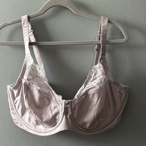 Bare Necessities- Elegant Lace Trimmed‎ Bra in Soft Gray